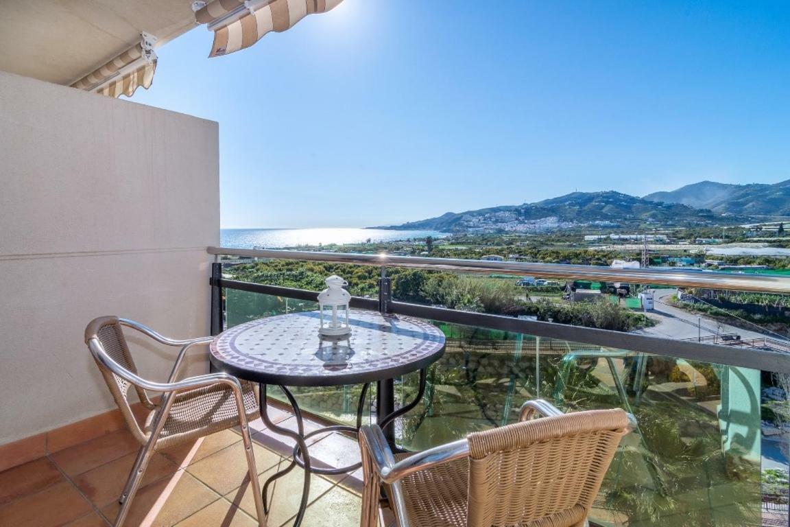 Apartamento En El Mirador De 内尔哈 外观 照片