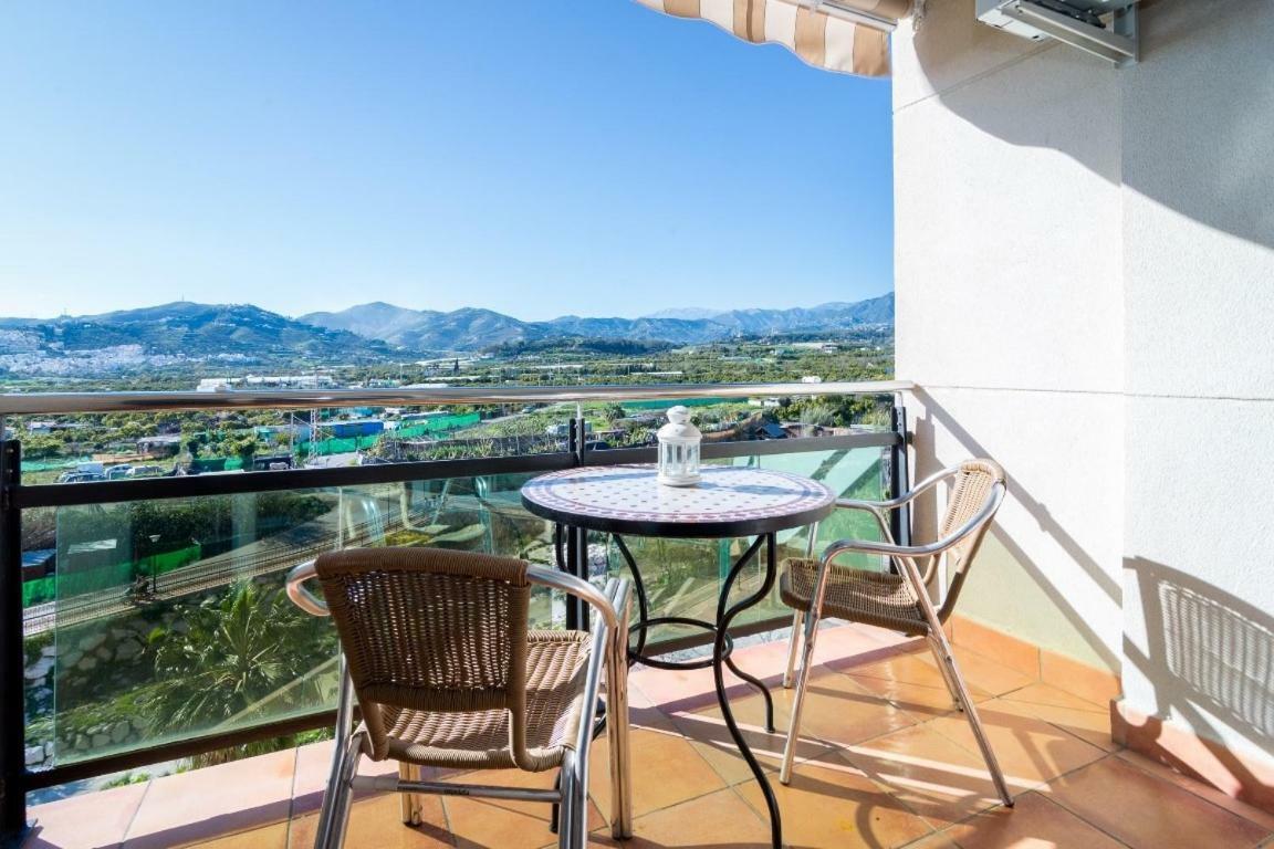 Apartamento En El Mirador De 内尔哈 外观 照片